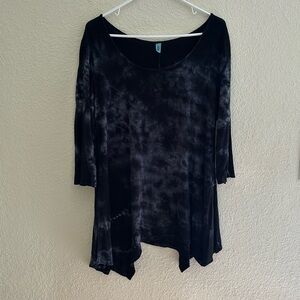 Mithi Handkerchief Cut 3/4 Sleeve Top